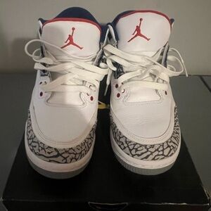 Air Jordan 3 Retro OG “True Blue”